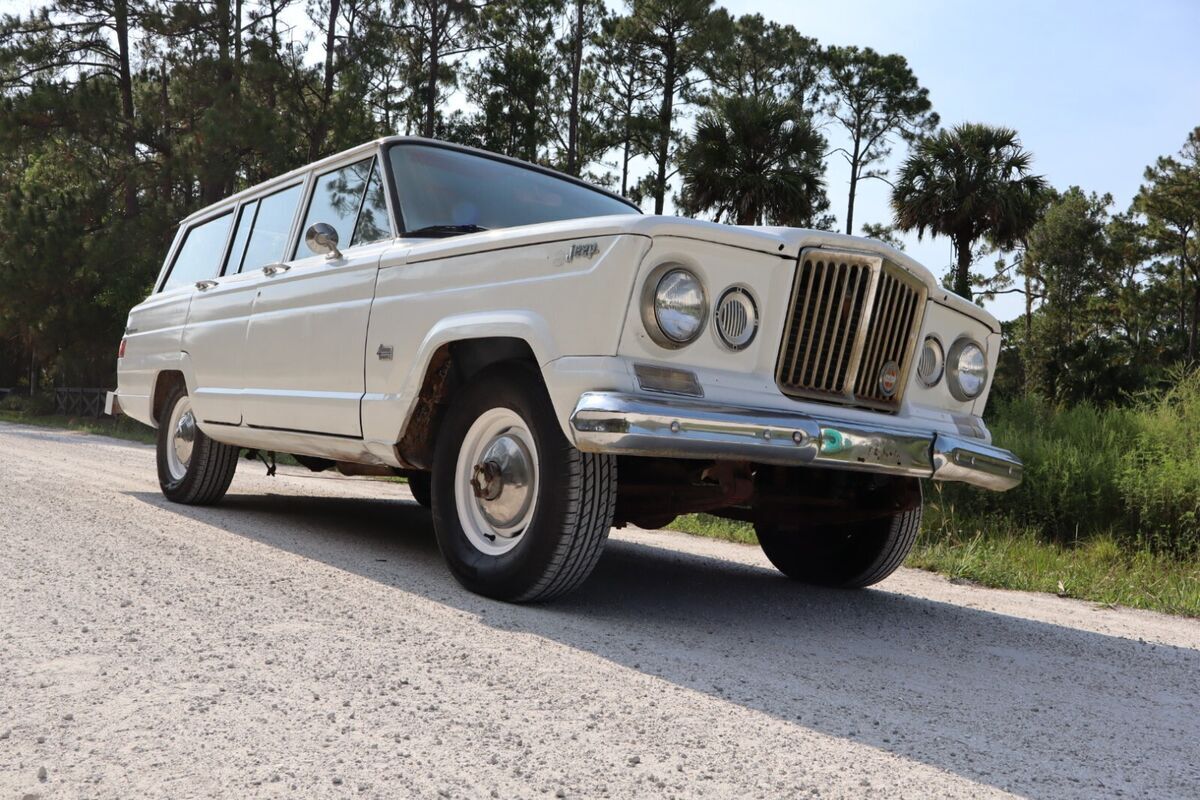 1965 Jeep Wagoneer - photo 12
