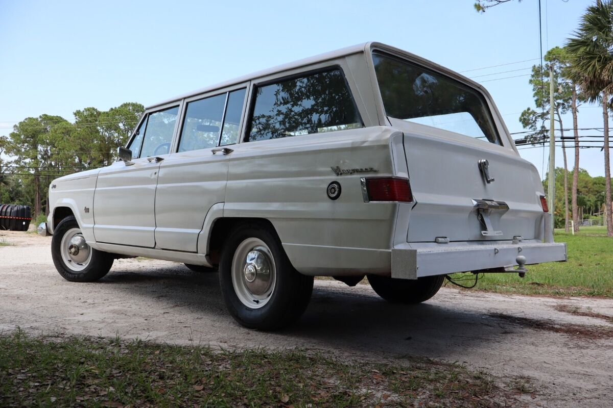 1965 Jeep Wagoneer - photo 5