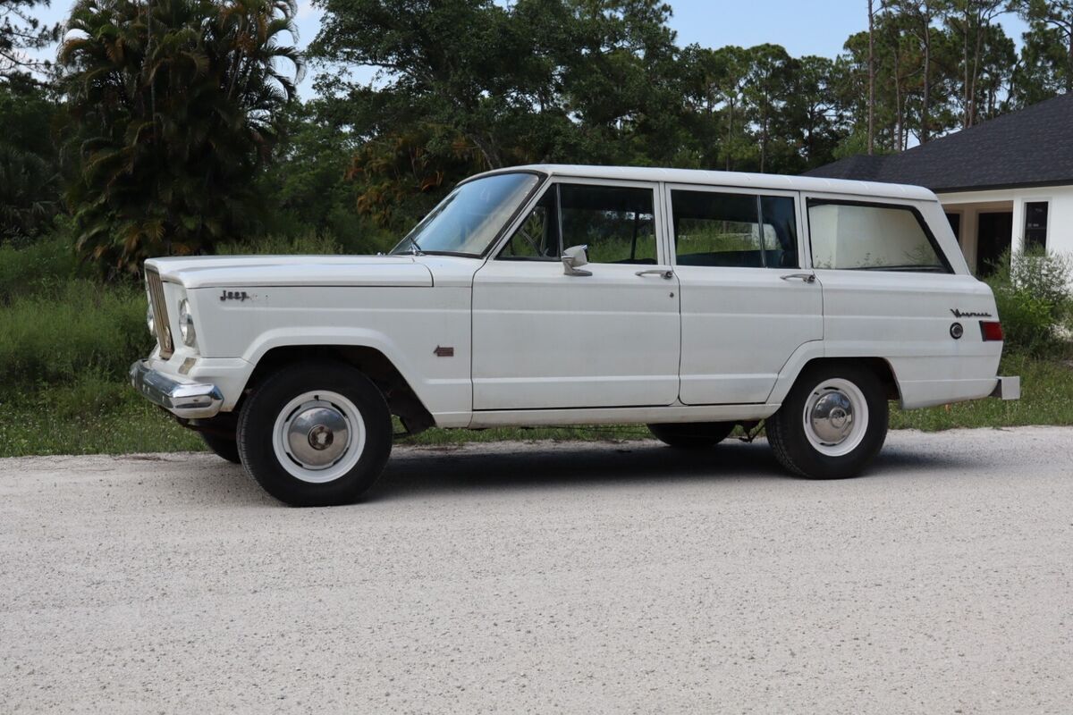 1965 Jeep Wagoneer - photo 8