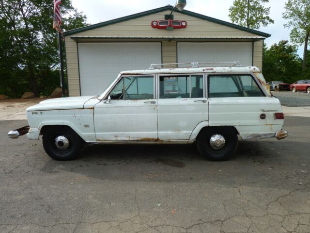 1965 JEEP WAGONEER 4X4 RUNS AND DRIVES 327 VIGILANTE ENGINE AUTO 78,000 MILES 1965 Jeep Wagoneer