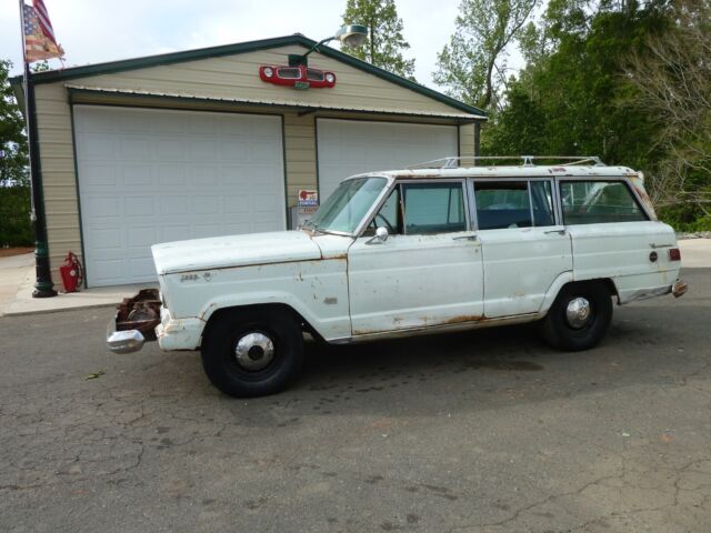 1965 Jeep Wagoneer - photo 3