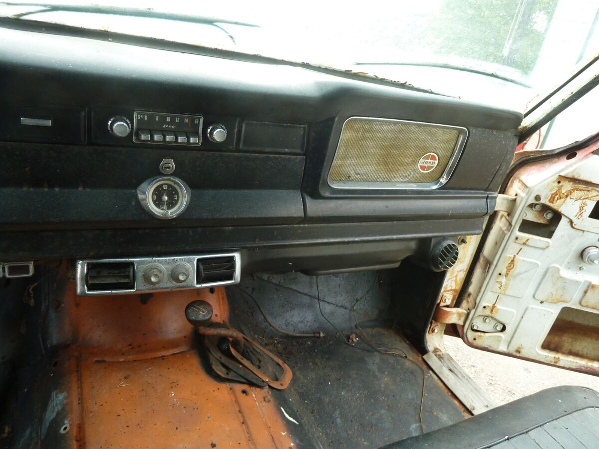 1965 Jeep Wagoneer - photo 12