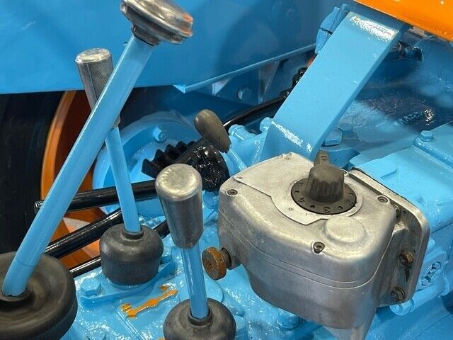 1965 LAMBORGHINI TRACTOR 2R TRACTOR - (COLLECTOR SERIES) - photo 12