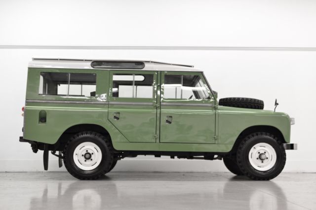 1965 Land Rover 109 Series-IIa - 2.25L Gas 1965 Land Rover Defender Series-IIa