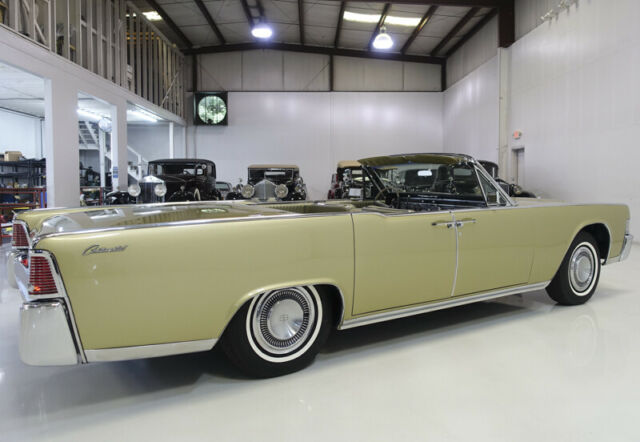 1965 Lincoln Continental Convertible - photo 3