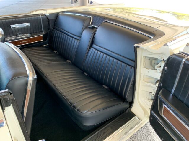 1965 Lincoln Continental Convertible - photo 9