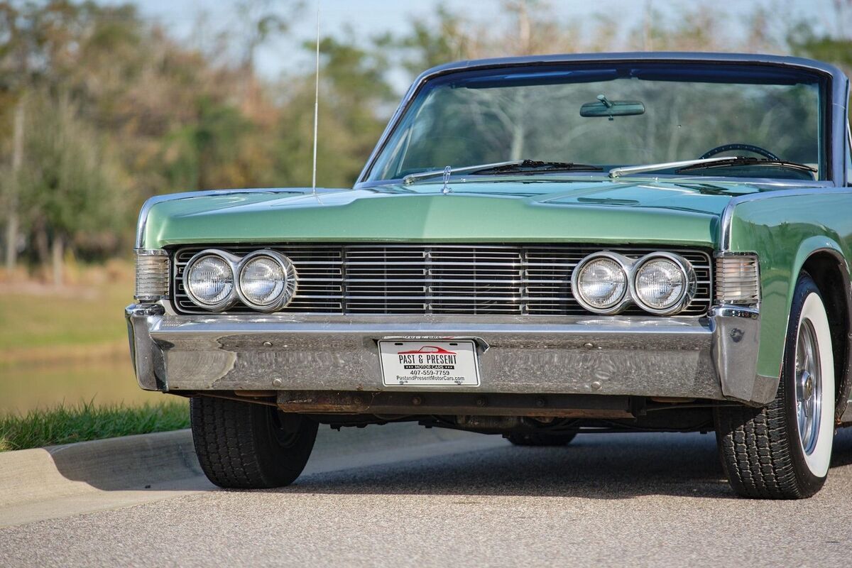 1965 Lincoln Continental Convertible - photo 13