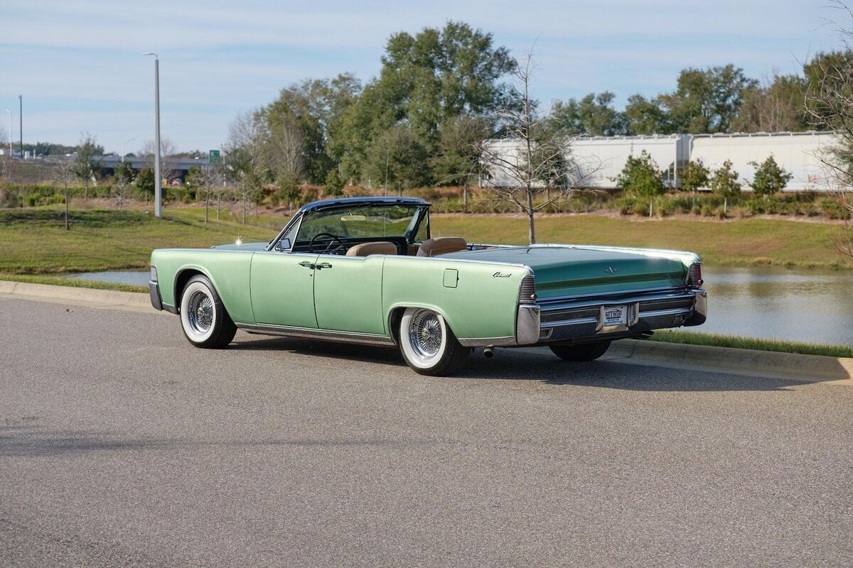 1965 Lincoln Continental Convertible - photo 4