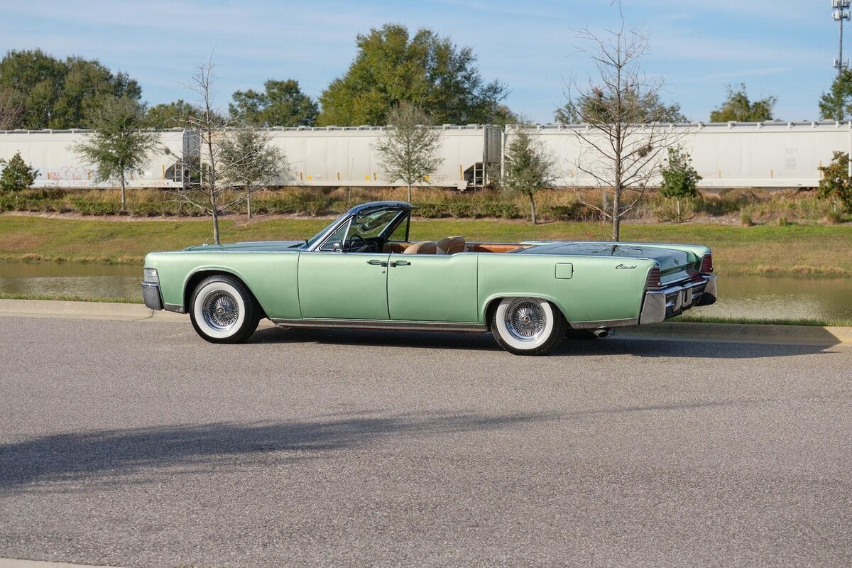 1965 Lincoln Continental Convertible - photo 7