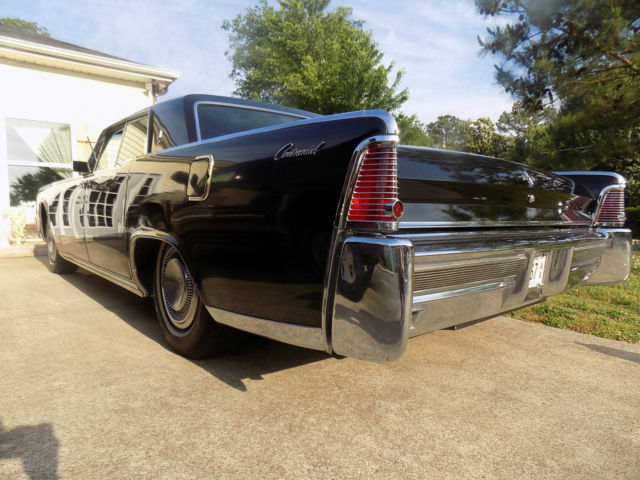1965 Lincoln Continental Lehmann Peterson Limousine - photo 9