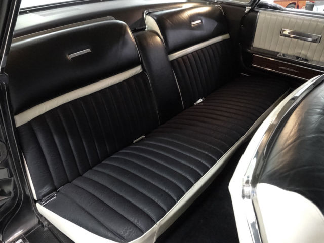 1965 Lincoln Continental Sedan - photo 10