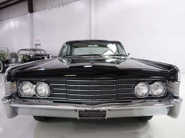 1965 Lincoln Continental Sedan - photo 2