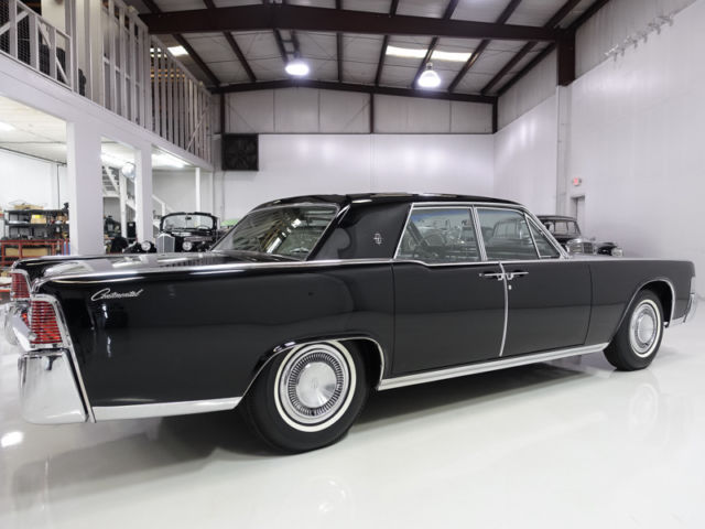1965 Lincoln Continental Sedan - photo 3