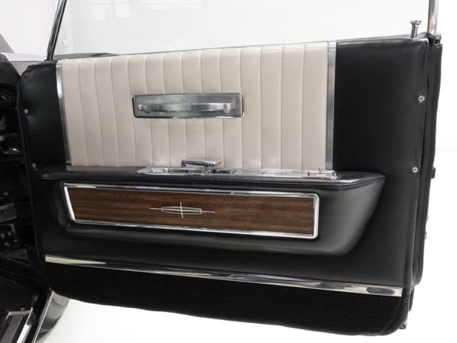 1965 Lincoln Continental Sedan - photo 8