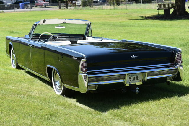 1965 Lincoln Continental Continental Convertible - photo 2