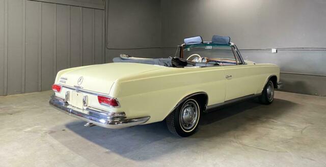 1965 Mercedes-Benz 200-Series - photo 13
