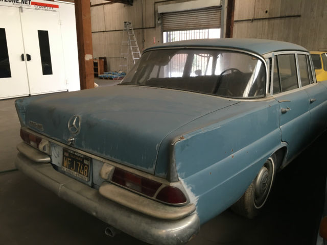 1965 Mercedes-Benz 200-Series - photo 3