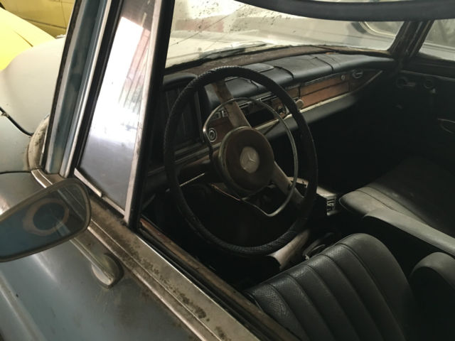 1965 Mercedes-Benz 200-Series - photo 9