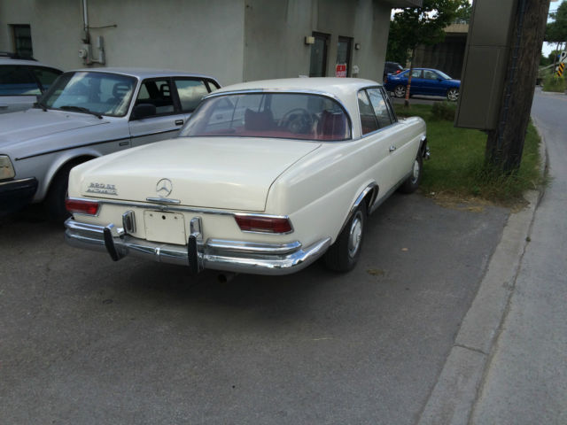 1965 Mercedes-Benz 200-Series - photo 2