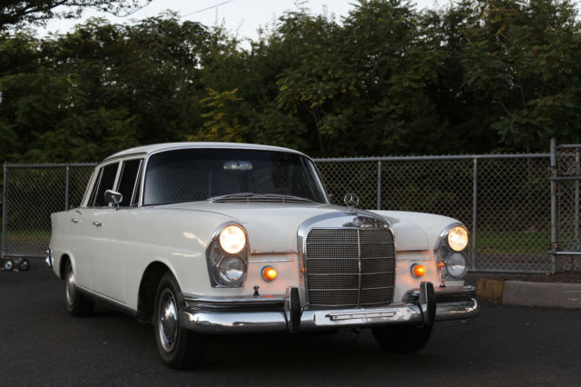 1965 Mercedes Benz 220Sb Fintail Heckflosse W111 W110 W108 65 1965 Mercedes-Benz 200-Series
