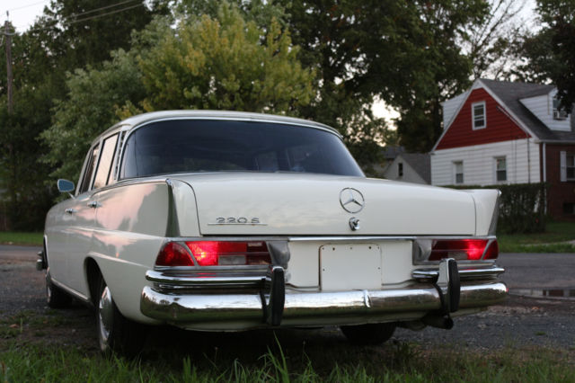 1965 Mercedes-Benz 200-Series - photo 5