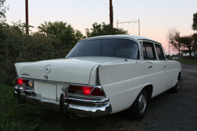 1965 Mercedes-Benz 200-Series - photo 6
