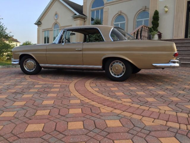 1965 Mercedes-Benz 200-Series Coupe