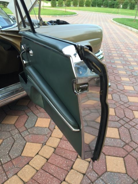 1965 Mercedes-Benz 200-Series Coupe - photo 12