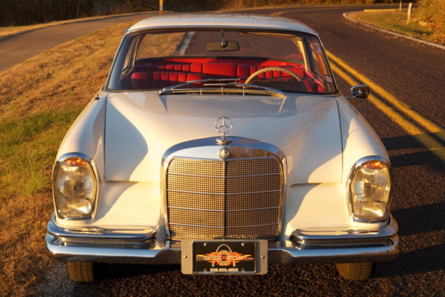 1965 Mercedes-Benz 200-Series - photo 2