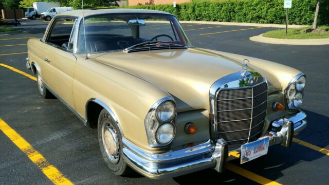 1965 Mercedes Benz 220SEb W111 Sunroof Coupe 1965 Mercedes-Benz 220SEb --