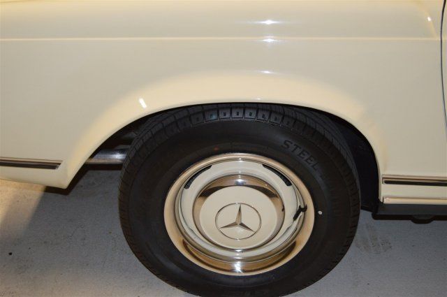 1965 Mercedes-Benz 230 SL -- - photo 11