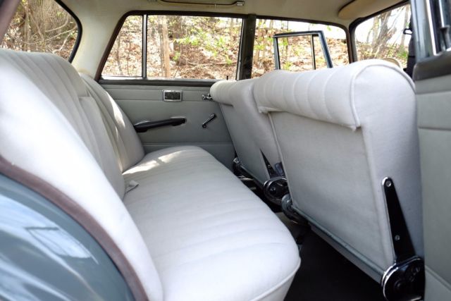 1965 Mercedes-Benz 200-Series - photo 6