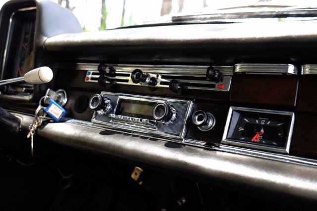 1965 Mercedes-Benz 200-Series - photo 7