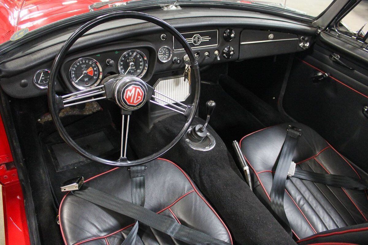 1965 MG MGB - photo 5
