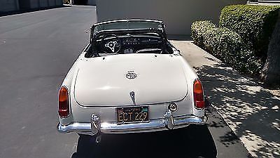 1965 MG MGB Roadster - photo 8
