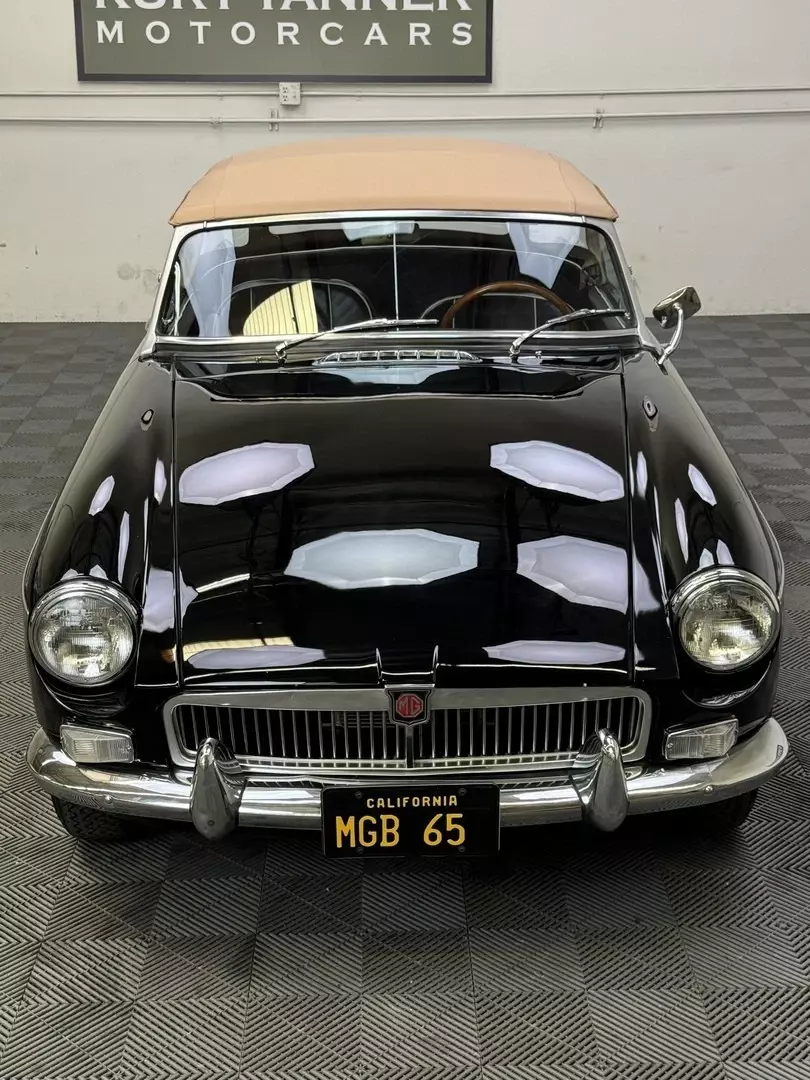 1965 MG MGB - photo 2