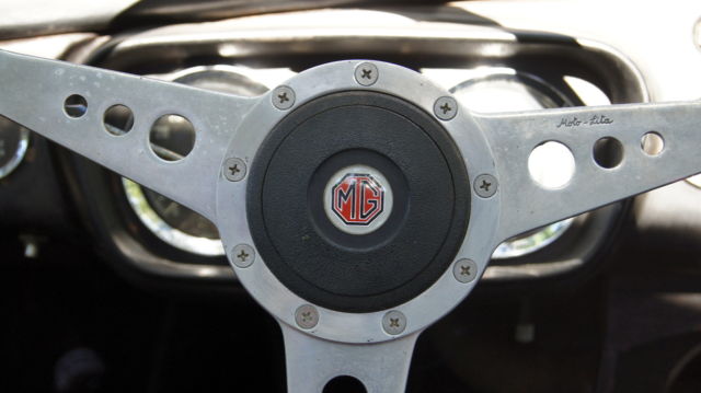 1965 MG MGB Convertible - photo 12