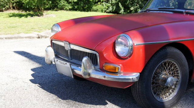 1965 MG MGB Convertible - photo 2