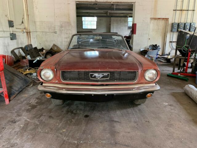 1965 Mustang Convertible 289 V-8 4 speed Toploader 1965 Ford Mustang 4 SPEED