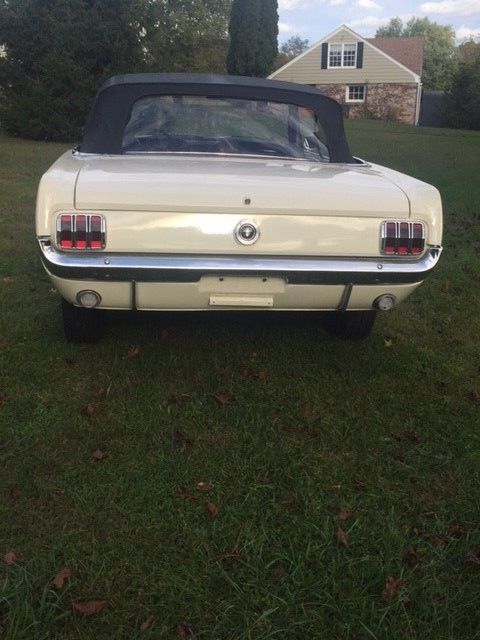 1965 Ford Mustang Convertible - photo 9