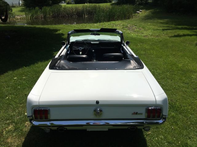 1965 Ford Mustang CONVERTIBLE 289-V-8 HURST 4 SPEED - photo 12