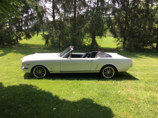 1965 Ford Mustang CONVERTIBLE 289-V-8 HURST 4 SPEED - photo 8