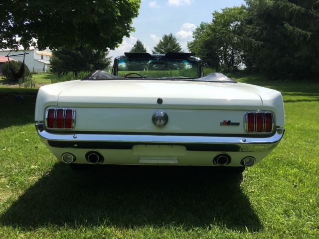 1965 Ford Mustang CONVERTIBLE 289-V-8 HURST 4 SPEED - photo 9