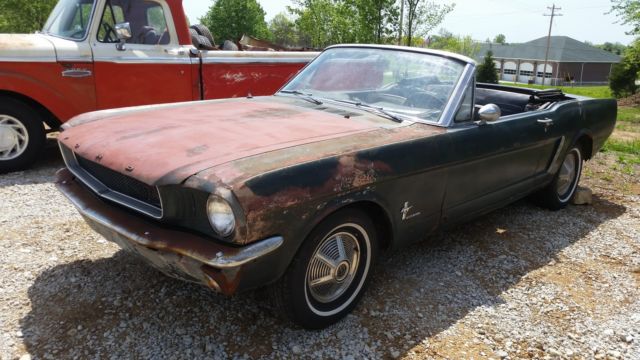 1965 Mustang Convertible. 6 cyl 3 spd bench seat. Needs restoration, typical rus 1965 Ford Mustang Black2p