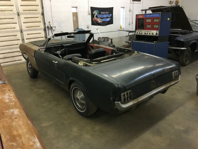 1965 MUSTANG CONVERTIBLE BARN FIND 289 V-8 4 SPEED POWER TOP CASCADE GREEN 1965 Ford Mustang