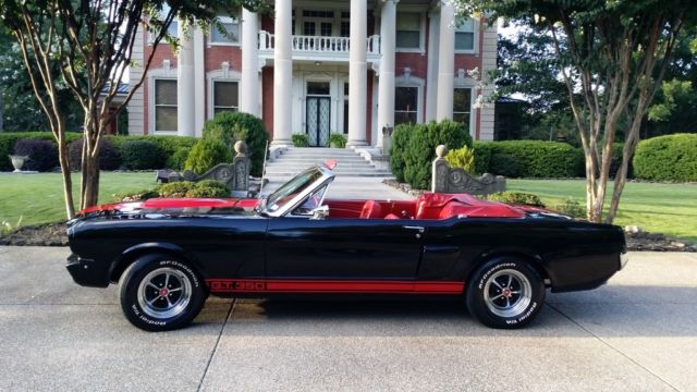 1965 Ford Mustang convertible - photo 2