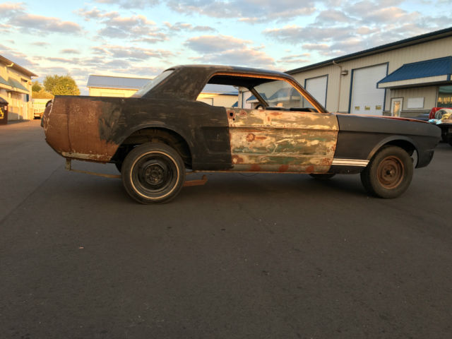 1965 Ford Mustang coupe - photo 2