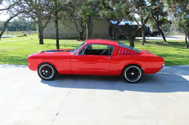 1965 Ford Mustang - photo 2