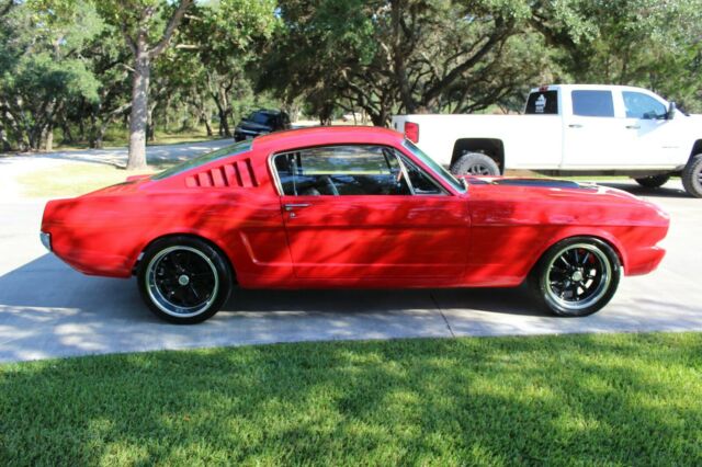 1965 Ford Mustang - photo 3
