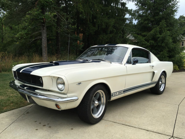 1965 Ford Mustang - photo 2